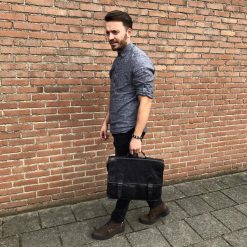 Mannelijk model met zwarte aktetas Bear Design Leer